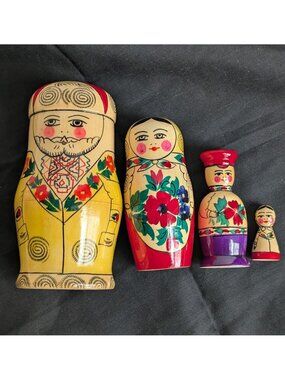 Russian Matryoshka Family Nesting Dolls, Set of 4, Made in USSR 5"